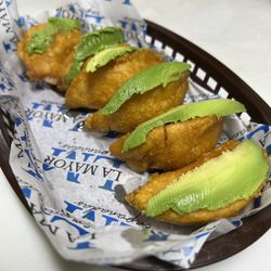 La Mayor Empanadas - LAS MEJORES EMPANADAS DE WHITTIER BLV. BUEN PRECIO Y BUENA CALIDAD Y BUEN SERVICIO AL CLIENTE.