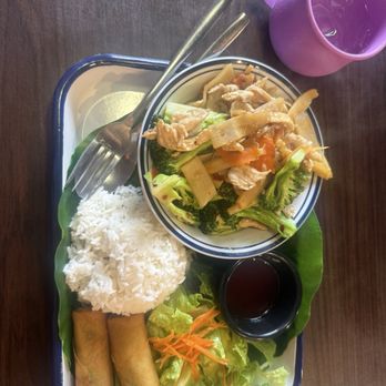 Zabb Thai Spice Kitchen - Chicken broccoli lunch special - Thai Near Me - Las Vegas, Nevada Zabb Thai Spice Kitchen - Chicken broccoli lunch special - Thai Near Me - Las Vegas, Nevada