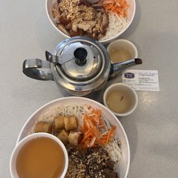 Hilo Rice Noodle Soup Restaurant - Bun, vermicelli salad and Jasmine tea.
