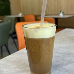 I really love Bumble coffee. I'm very happy to see it on the menu of this cozy place. The very friendly atmosphere is welcoming. Good