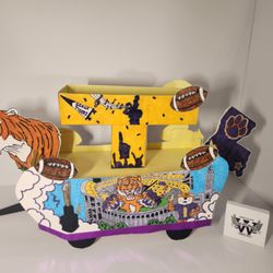 Robert Williams Mardi Gras Madness - Purple & Gold  New Orleans Style Mardi Gras Miniature Double Deck Float Kit
