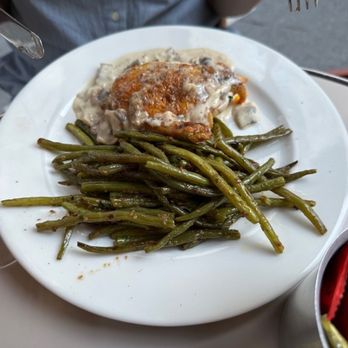 Chez Delphine - Chicken with green beans - French Near Me - Paris, 75