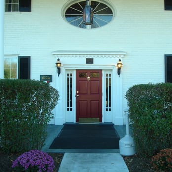 Puccini Restaurant - Entrance to Puccini - Pizza Near Me - Cumberland, Maryland