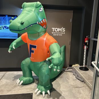 Tom’s Watch Bar - Sports Bars Near Me - Orlando, Florida