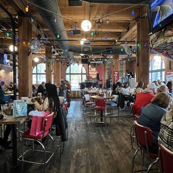 Tin Roof - Great amount of space. - Bars Near Me - St. Louis, Missouri