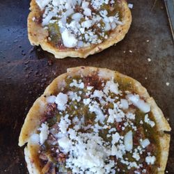 Cervantes Tamales Y Gorditas - Carnitas sopes