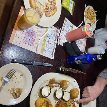 Houlihan's - Kids meals and app sampler - Bars Near Me - Secaucus, New Jersey
