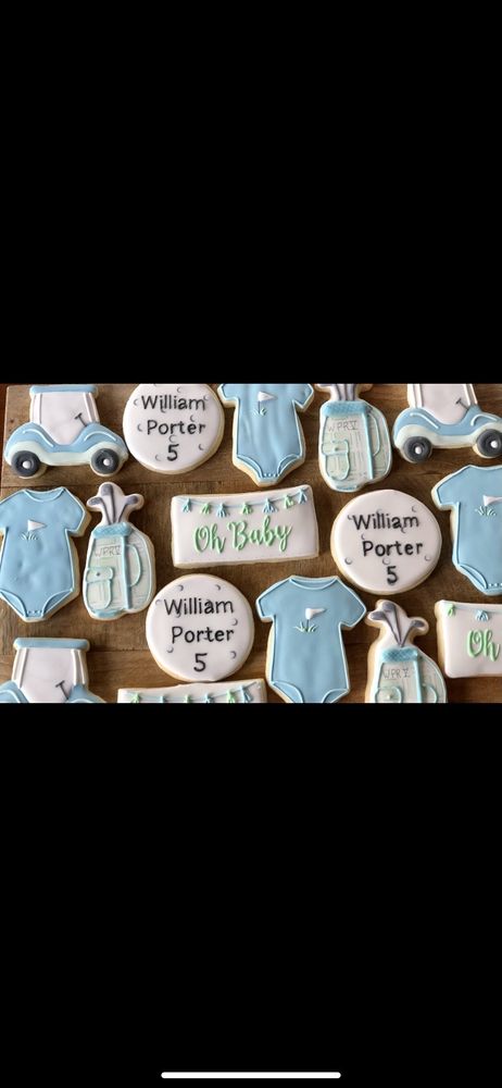Cakes by Maureen Logo