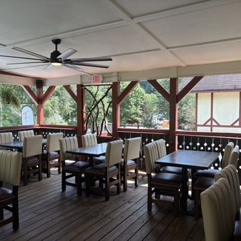 Francesco's Restobar - Huge dining areas able to accommodate numerous patrons in 4 dining areas - Italian Near Me - Helen, Georgia