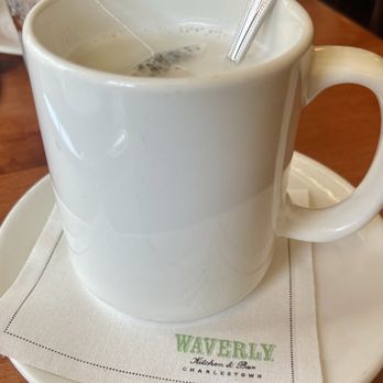 Waverly Kitchen & Bar - Tea latte - Cocktail Bars Near Me - Boston, Massachusetts Waverly Kitchen & Bar - Tea latte - Cocktail Bars Near Me - Boston, Massachusetts