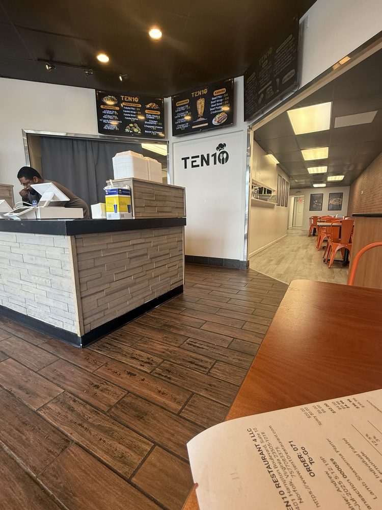 Ten 10 Restaurant