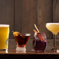 Redwood Grill Los Altos - Craft cocktails and local beers!
