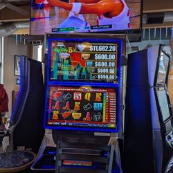Beach N' Brew - Gambling machines.