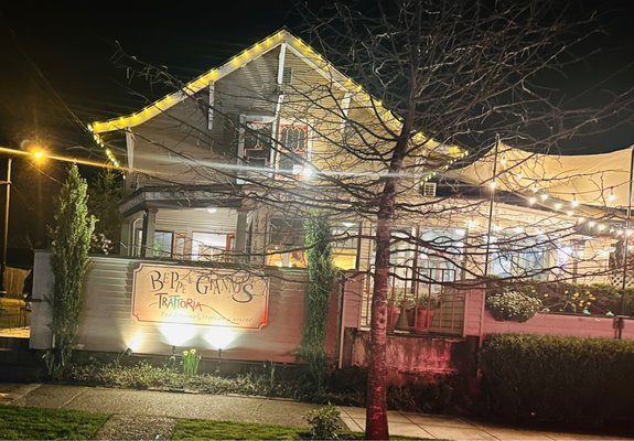 Beppe & Gianni's Trattoria by null