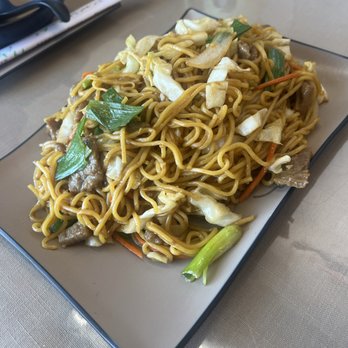 Dumpling World - Beef Chow Main - Chinese Near Me - Everett, Washington Dumpling World - Beef Chow Main - Chinese Near Me - Everett, Washington