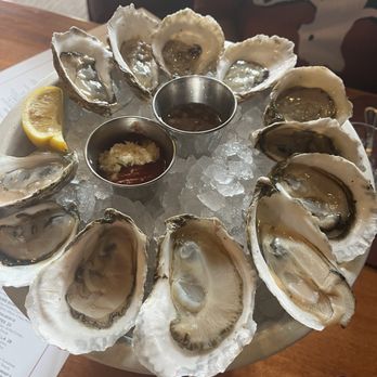 Max's Oyster Bar - Oysters - American Near Me - West Hartford, Connecticut