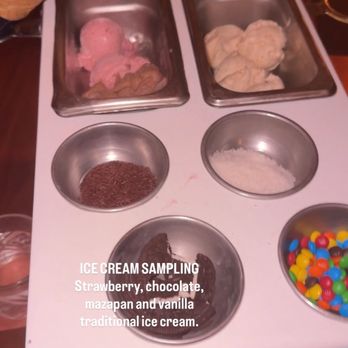 Porfirio's - Ice cream sampling - Cocktail Bars Near Me - Cancún, ROO