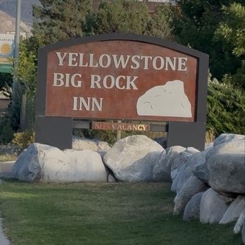 Yellowstone Big Rock Inn - Great location - Hotels Near Me - Gardiner, Montana Yellowstone Big Rock Inn - Great location - Hotels Near Me - Gardiner, Montana