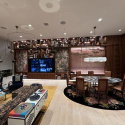 AMBIENTI Audio Video Architects - NYC flat with AV, shades, and lighting at your fingertips