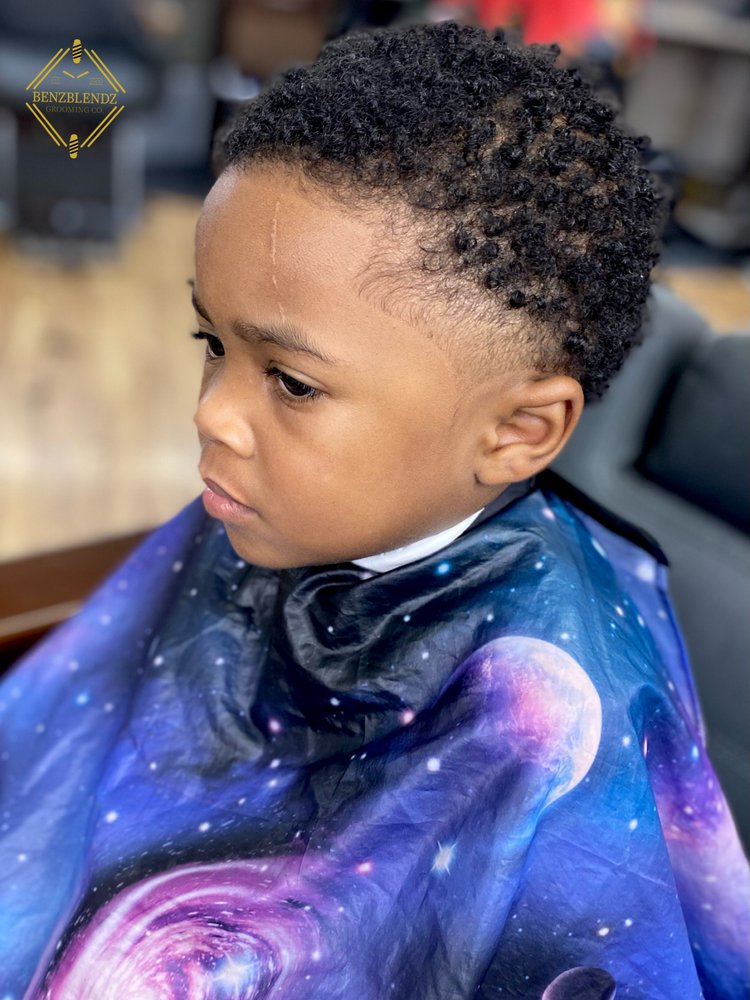 Straight Cuts Barbershop Logo