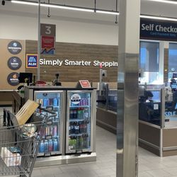 ALDI - Check out area