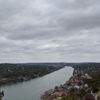 Mount Bonnell - Right side view - Hiking Near Me - Austin, Texas Mount Bonnell - Right side view - Hiking Near Me - Austin, Texas