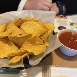 Cocina Real - Complimentary chips and salsa