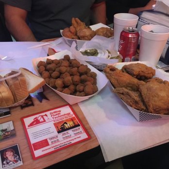 Eischen's Bar - Bars Near Me - Okarche, Oklahoma