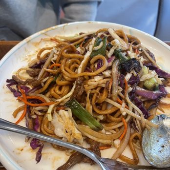 Dumpling Union - Beef chow mein - Asian Fusion Near Me - San Francisco, California Dumpling Union - Beef chow mein - Asian Fusion Near Me - San Francisco, California