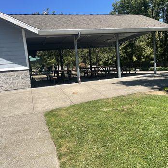 Westlake Park - Covered Picnic Area - Parks Near Me - Lake Oswego, Oregon Westlake Park - Covered Picnic Area - Parks Near Me - Lake Oswego, Oregon