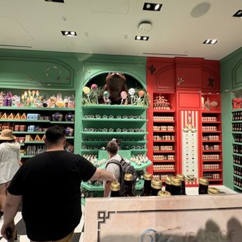 Harry Potter Shop - Books, Mags, Music & Video Near Me - New York, New York