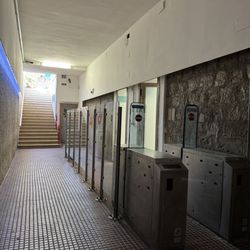 Sorrento-Circumvesuviana - Tunnel under tracks to get to second platform