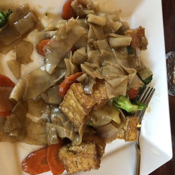 Basil Thai Restaurant - Pad See Eaw! Super tasty!!!! - Thai Near Me - Paso Robles, California