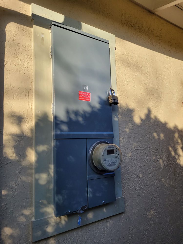 Slide of Ben Hernandez Electrical