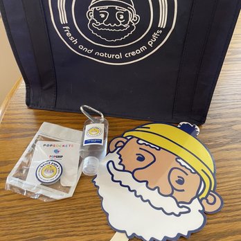 Beard Papa's - Goody bag giveaway at their grand opening. - Desserts Near Me - Rancho Cucamonga, California