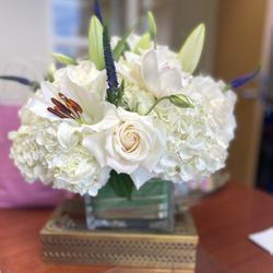 Paradise Flowers & Design - Flowers