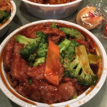Gee N Jays - Beef with broccoli- very tender - Chinese Near Me - Elgin, Illinois