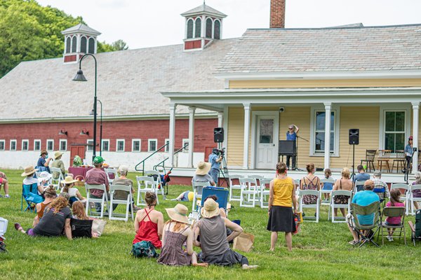 Retreat Farm by null