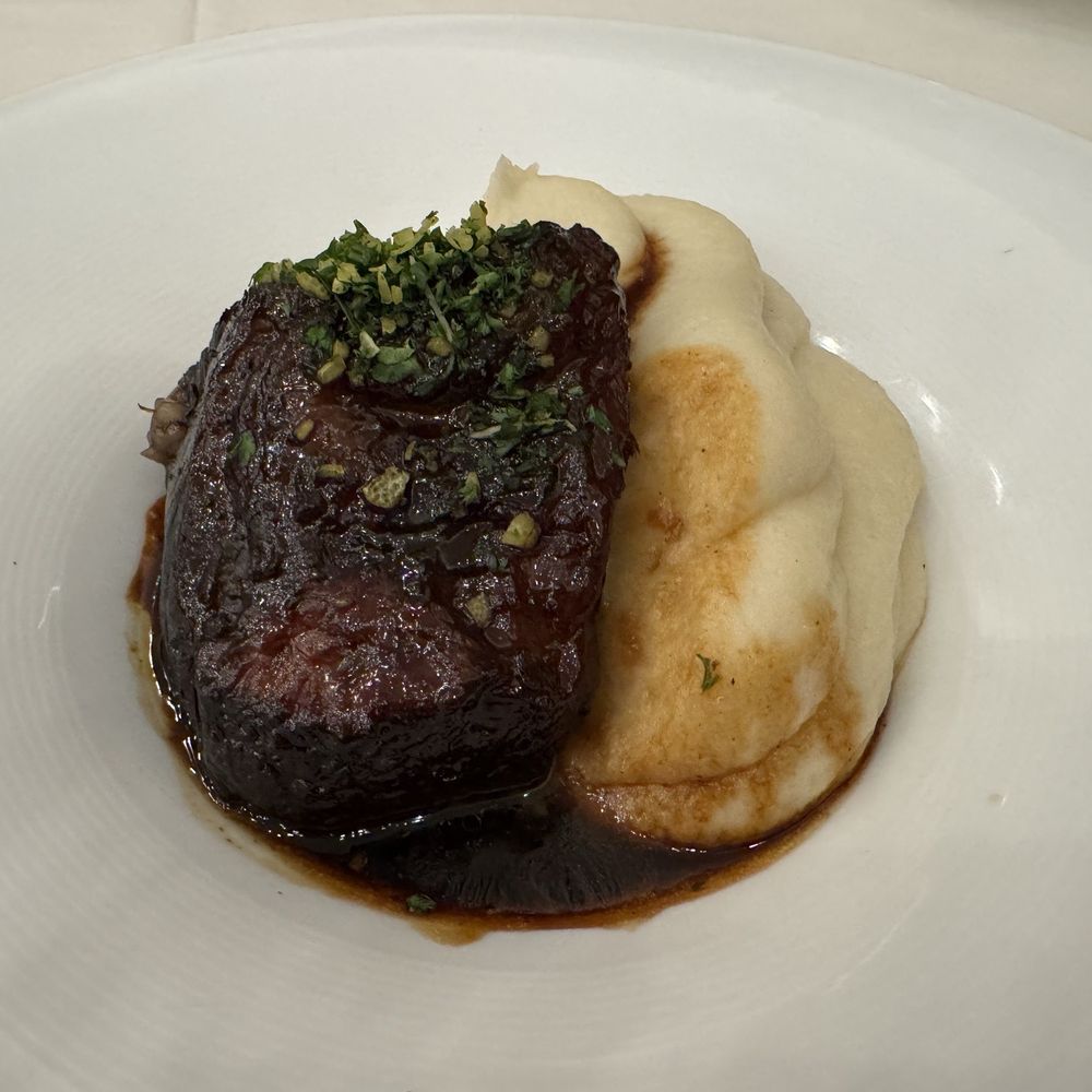 Henry's Steakhouse - Short Rib - Steakhouses Near Me - Placerville, California