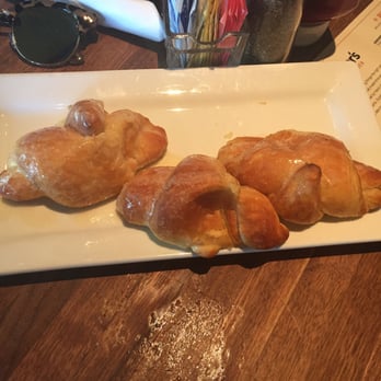Cheddar's Scratch Kitchen - Honey Butter Croissants (like crack) - Comfort Food Near Me - Brandywine, Maryland Cheddar's Scratch Kitchen - Honey Butter Croissants (like crack) - Comfort Food Near Me - Brandywine, Maryland