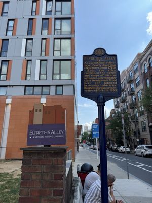 124-126 Elfreth's Alley by null
