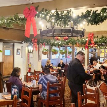 Hot Tamale Holiday UYE - Interior (12/08/24). @MijaresRestaurant1920 #Pasadena #UYE #Brunch #AYCE #Buffet #MexicanFood - Unofficial Yelp Events Near Me
