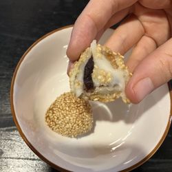 Vu Noodles - Sesame mochi balls