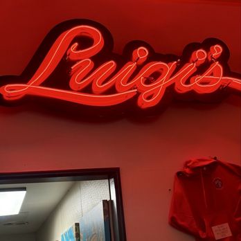 Luigi's Pizza Parlor - Luigi's neon sign - Pizza Near Me - Sacramento, California