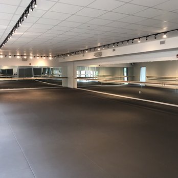 barre3 - Great natural lighting - energizing! - Barre Classes Near Me - Tuscaloosa, Alabama