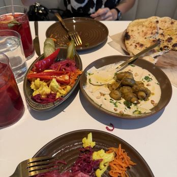Motek - Boca Raton - Mushroom hummus pita pickled veggies - Mediterranean Near Me - Boca Raton, Florida