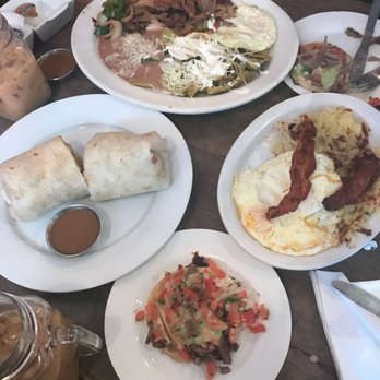 Cafe De Olla - American Near Me - Burbank, California
