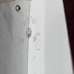 Red Roof PLUS+ Fort Worth - Burleson - BROKEN GLASS IN THE BEDSIDE DRAWER