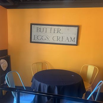 Eggsactly - Cute seating area - Breakfast & Brunch Near Me - La Verne, California