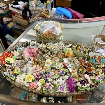 Sweet Lorain - Mostly Vintage Porcelain Brooches and Earrings - Antiques Near Me - Cleveland, Ohio